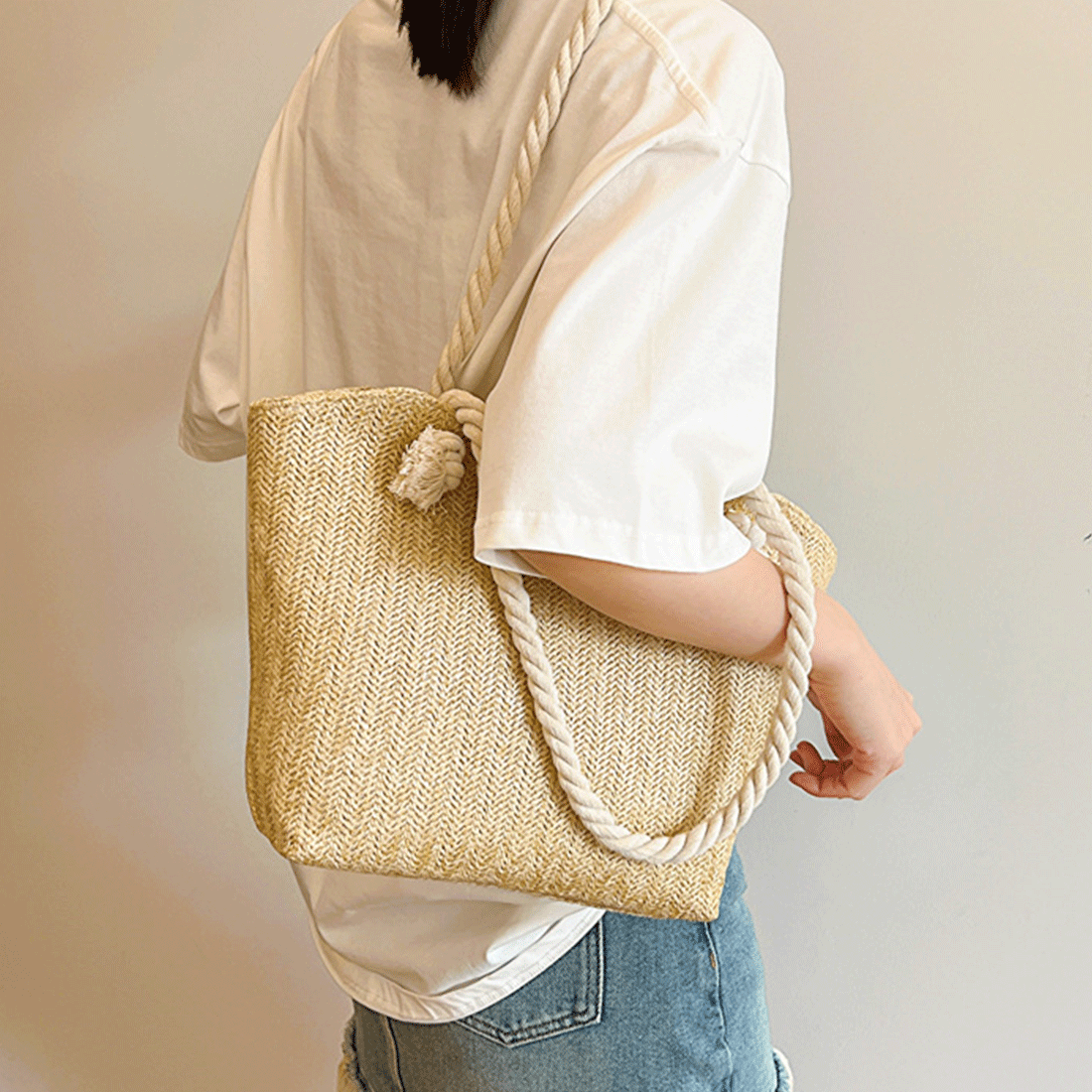 Geanta de Plaja din Paie Impletita, Model Casual Elegant, cu Manere Groase din Franghie, Incapatoare, Perfecta pentru Va