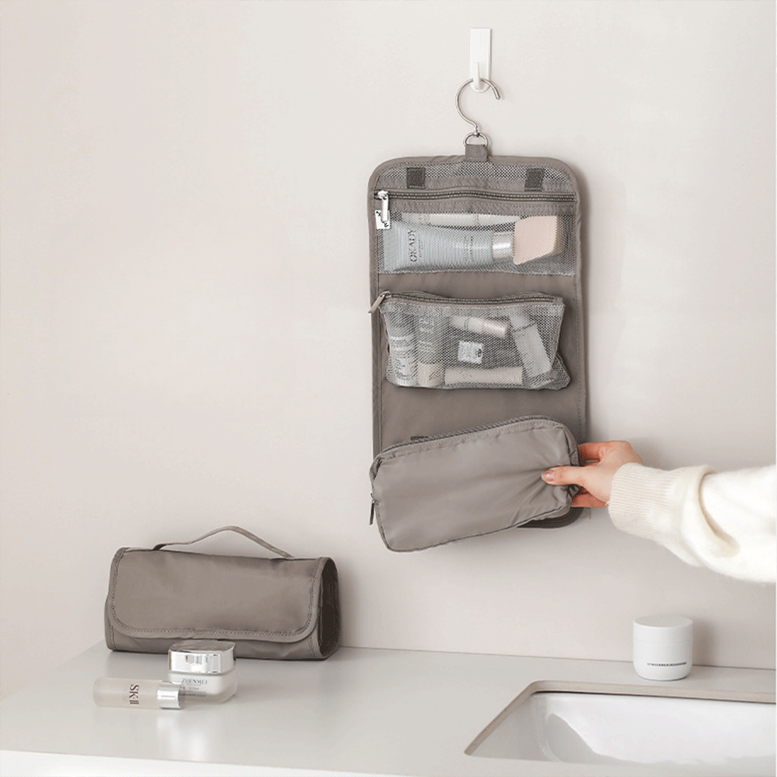 Geanta Organizator sau Depozitare Cosmetice si Accesorii Igiena, cu 2 Buzunare Modulare Detasabile, Utilizabile Independ